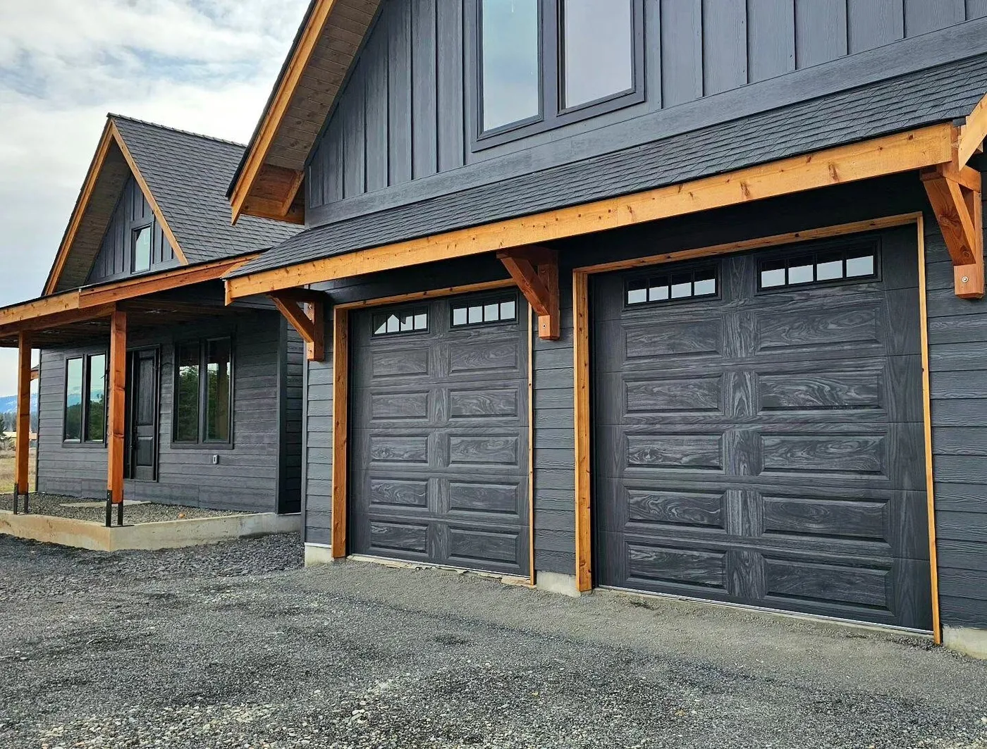 Raised panel carbon oak accents